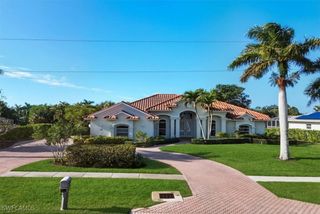 560 Inlet DR, Marco Island, FL 34145