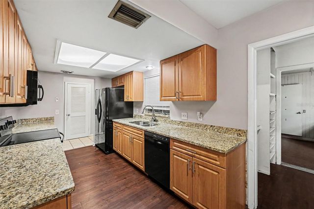 14706 CARNATION DRIVE, Tampa, FL 33613