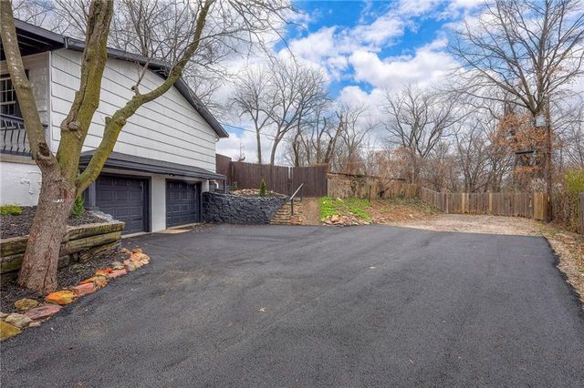 6728 Montana Court, Kansas City, KS 66111