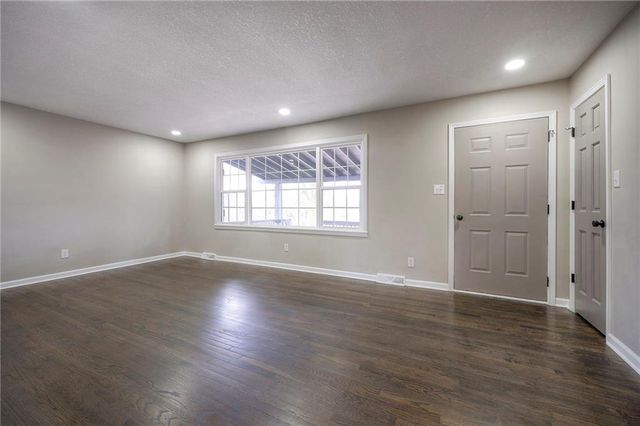 6728 Montana Court, Kansas City, KS 66111