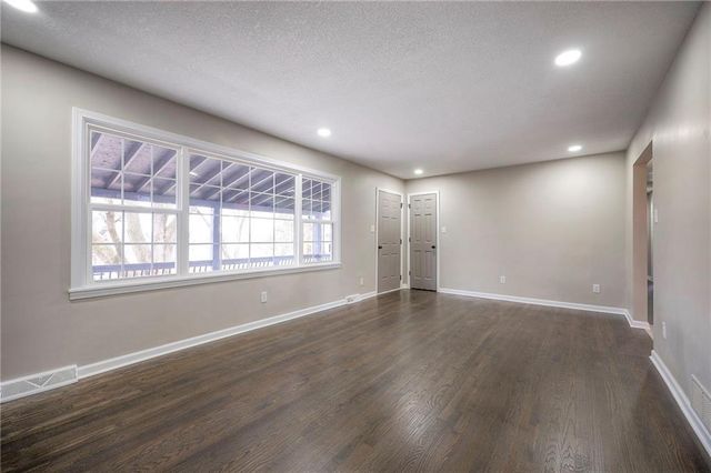 6728 Montana Court, Kansas City, KS 66111