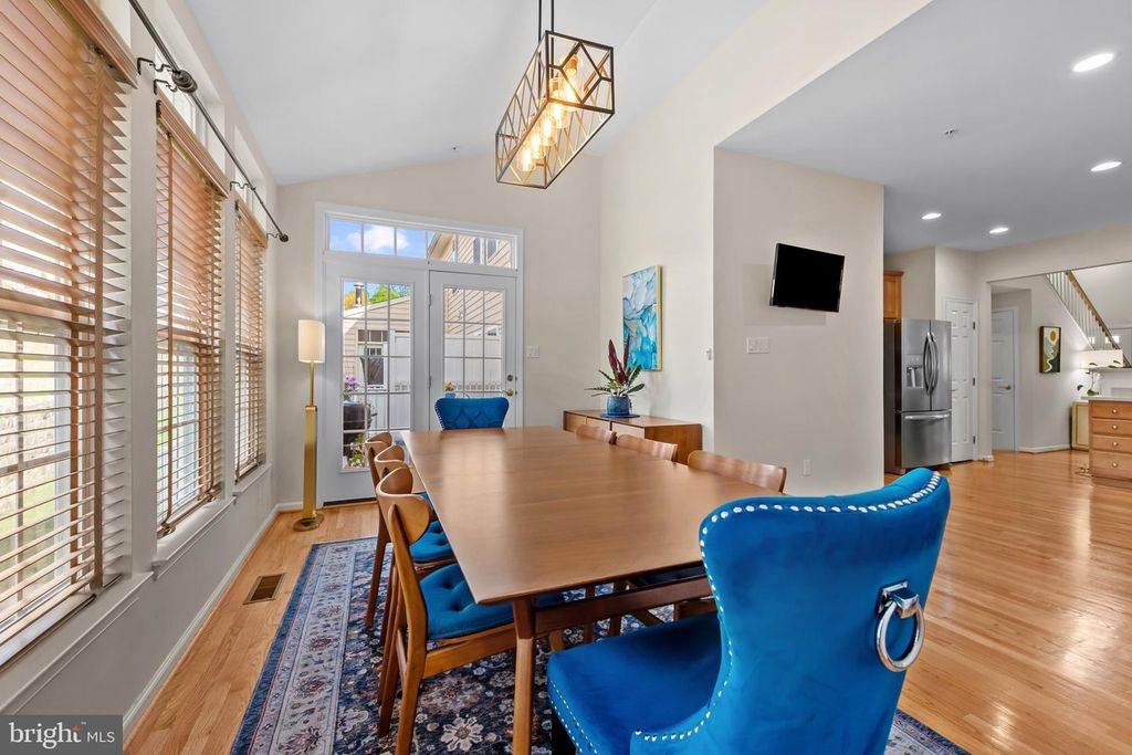 Image 18 of property listing at 8522 MOUNTAINHOLLY DR, Pikesville, MD 21208