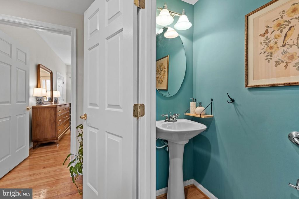 Image 20 of property listing at 8522 MOUNTAINHOLLY DR, Pikesville, MD 21208