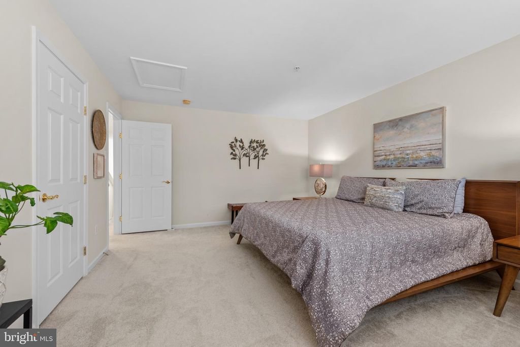 Image 32 of property listing at 8522 MOUNTAINHOLLY DR, Pikesville, MD 21208