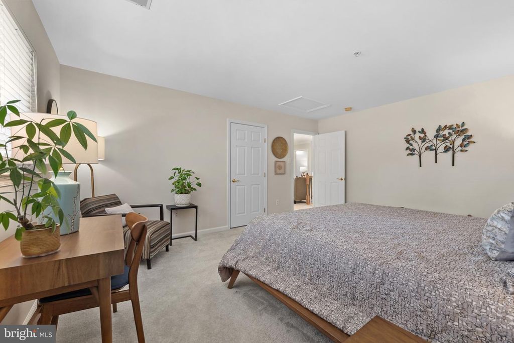 Image 33 of property listing at 8522 MOUNTAINHOLLY DR, Pikesville, MD 21208