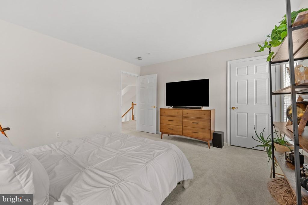 Image 38 of property listing at 8522 MOUNTAINHOLLY DR, Pikesville, MD 21208