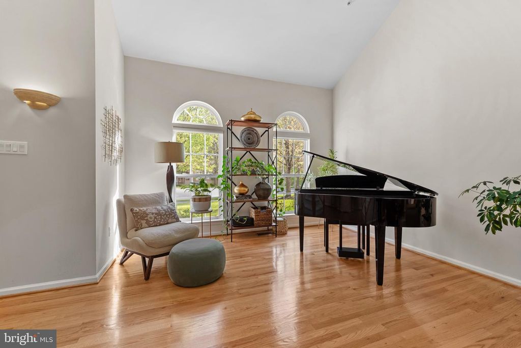 Image 4 of property listing at 8522 MOUNTAINHOLLY DR, Pikesville, MD 21208