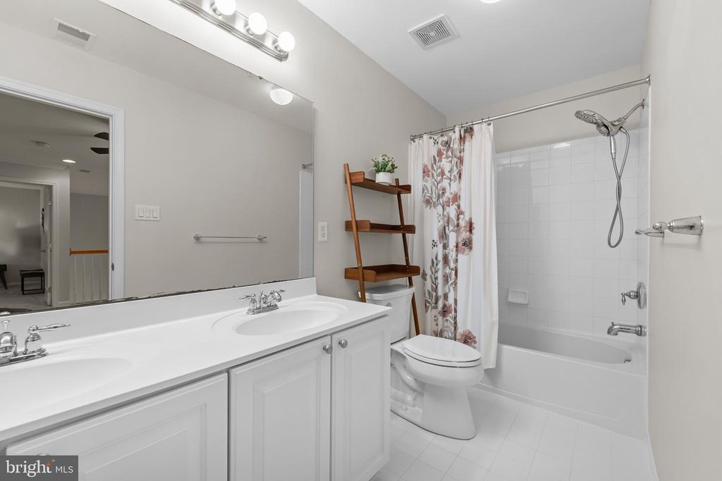 Image 40 of property listing at 8522 MOUNTAINHOLLY DR, Pikesville, MD 21208