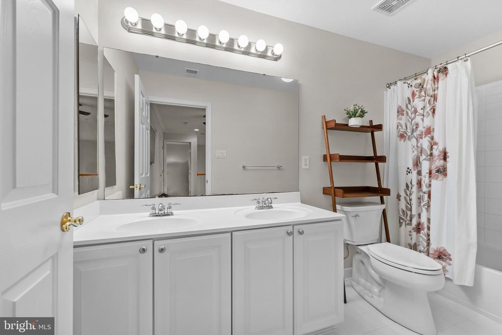 Image 41 of property listing at 8522 MOUNTAINHOLLY DR, Pikesville, MD 21208