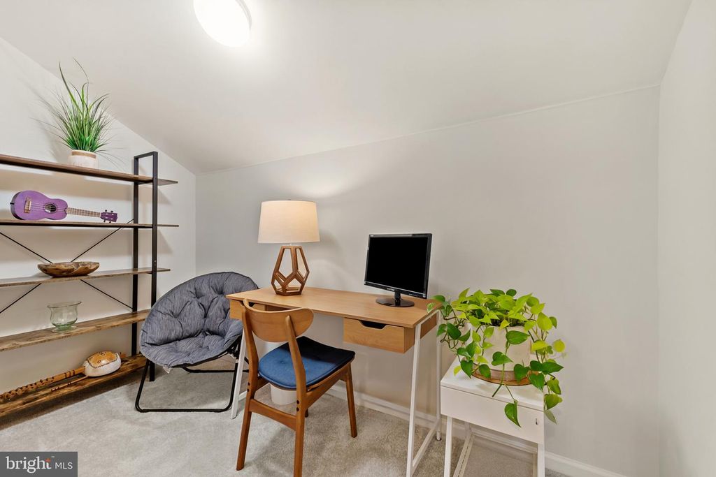 Image 42 of property listing at 8522 MOUNTAINHOLLY DR, Pikesville, MD 21208