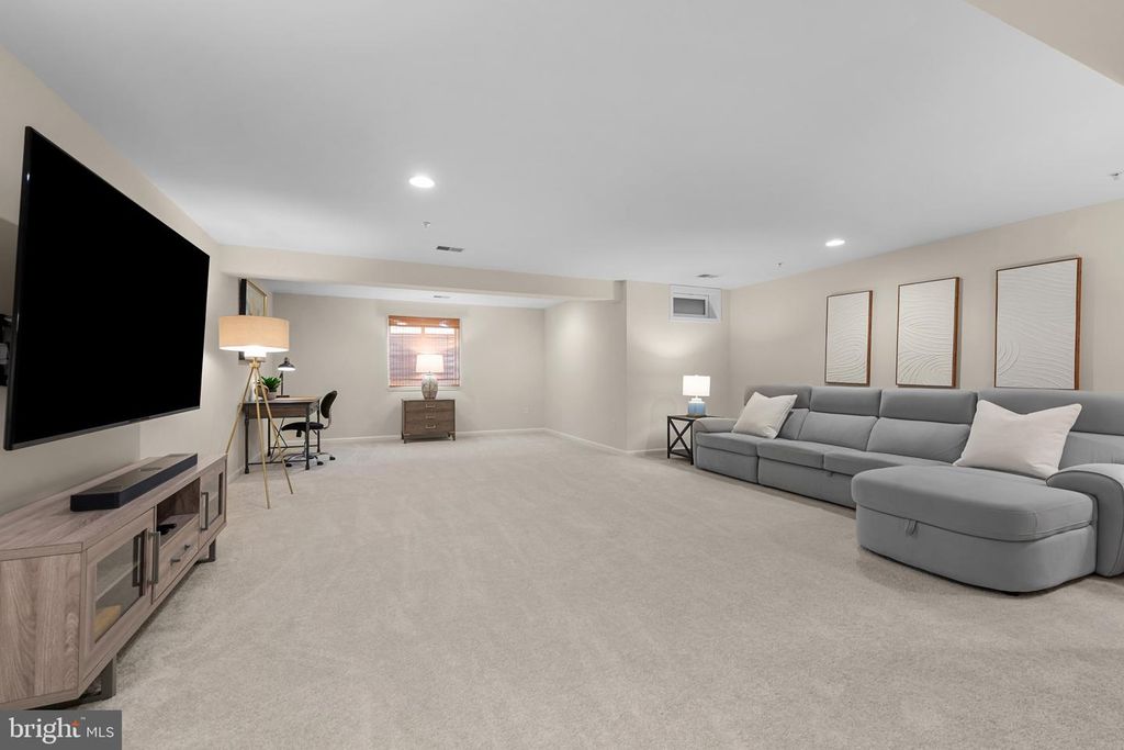 Image 49 of property listing at 8522 MOUNTAINHOLLY DR, Pikesville, MD 21208