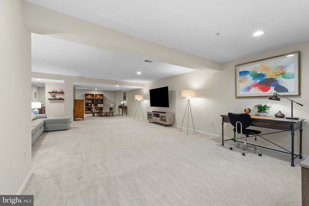 Image 53 of property listing at 8522 MOUNTAINHOLLY DR, Pikesville, MD 21208