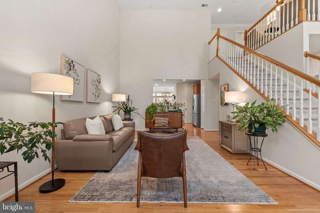 Image 6 of property listing at 8522 MOUNTAINHOLLY DR, Pikesville, MD 21208