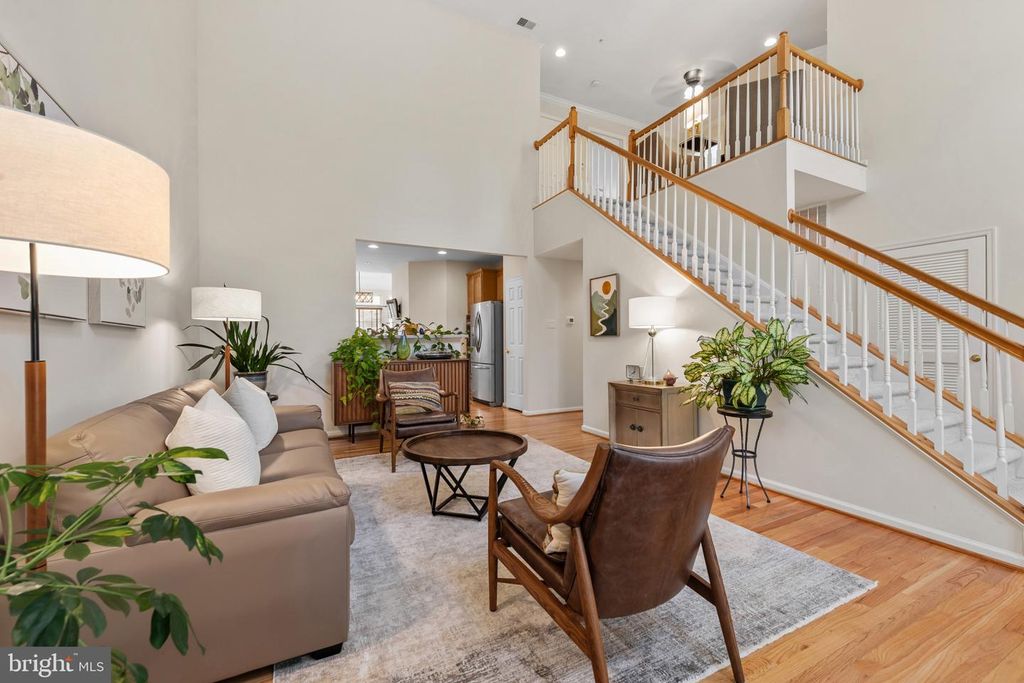 Image 7 of property listing at 8522 MOUNTAINHOLLY DR, Pikesville, MD 21208