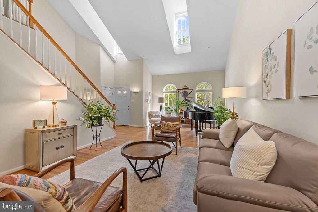 Image 8 of property listing at 8522 MOUNTAINHOLLY DR, Pikesville, MD 21208