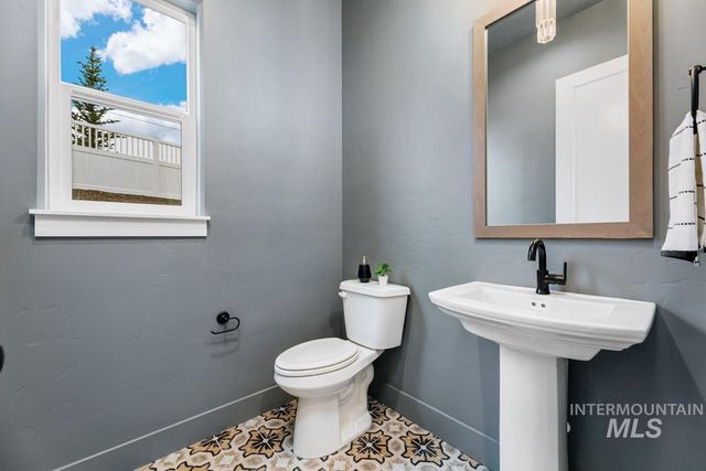 9127 W River Otter Dr, Boise, ID 83714