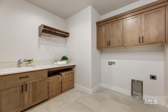 9127 W River Otter Dr, Boise, ID 83714