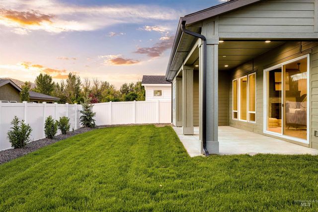 9127 W River Otter Dr, Boise, ID 83714