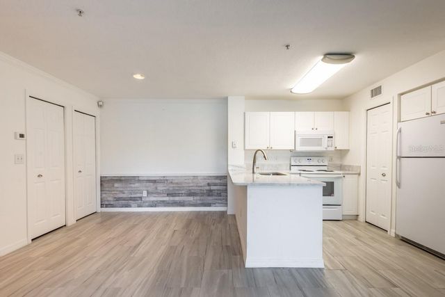 4209 WOODSTORKS WALK WAY 1110, Lutz, FL 33558