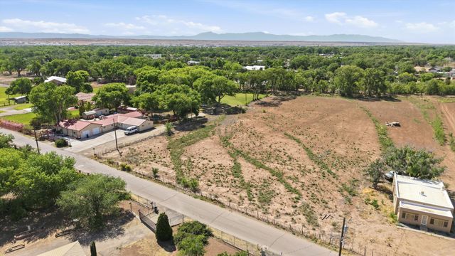 2220 Muniz Road SW, Albuquerque, NM 87105