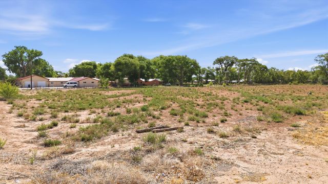 2220 Muniz Road SW, Albuquerque, NM 87105