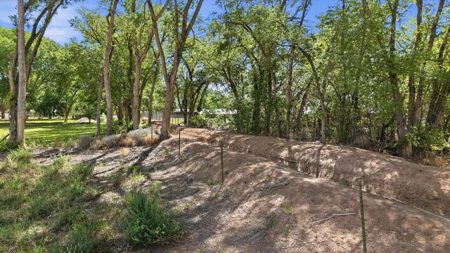 2220 Muniz Road SW, Albuquerque, NM 87105