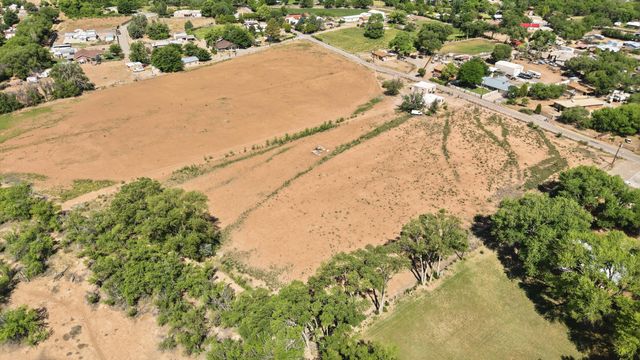 2220 Muniz Road SW, Albuquerque, NM 87105