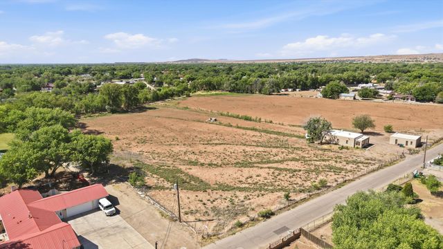 2220 Muniz Road SW, Albuquerque, NM 87105