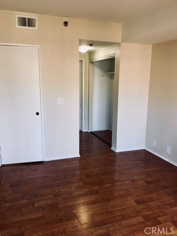 720 W 4th St 416, Long Beach, CA 90802