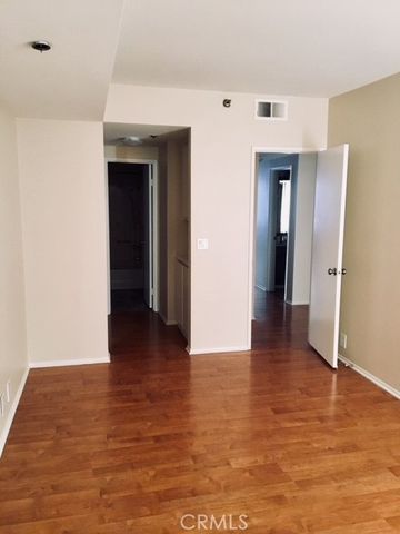 720 W 4th St 416, Long Beach, CA 90802