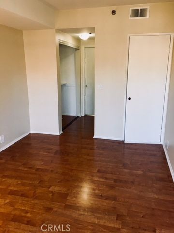 720 W 4th St 416, Long Beach, CA 90802