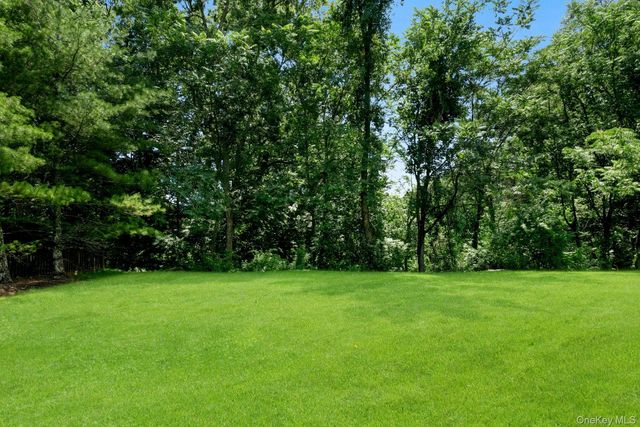 64 Stonewall Circle, West Harrison, NY 10604