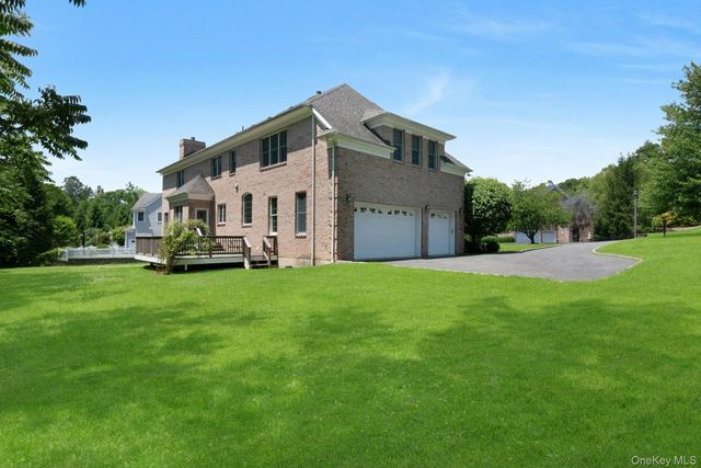 64 Stonewall Circle, West Harrison, NY 10604