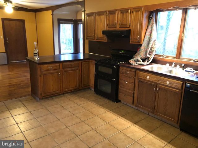 550 NW AVE, Vineland, NJ 08360