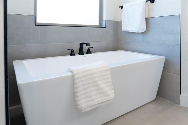 9451 W Charter Oak Road, Edmond, OK 73025