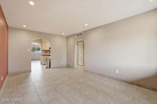2525 E Towner Street, Tucson, AZ 85716
