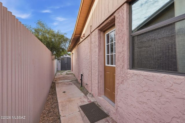 2525 E Towner Street, Tucson, AZ 85716