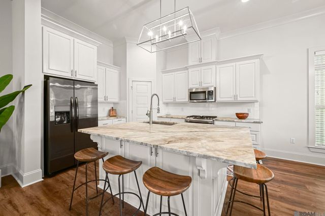 6504 Silver Oak Dr, Baton Rouge, LA 70817