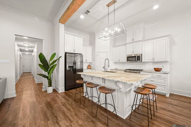 6504 Silver Oak Dr, Baton Rouge, LA 70817