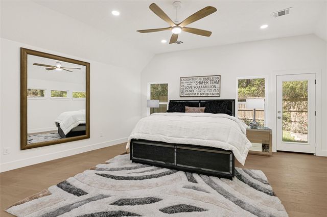 30 Willowherb Court, The Woodlands, TX 77380