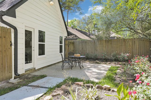 30 Willowherb Court, The Woodlands, TX 77380