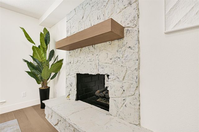 30 Willowherb Court, The Woodlands, TX 77380