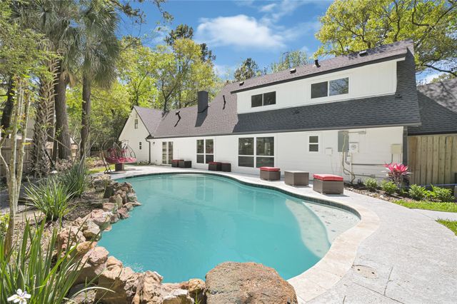 30 Willowherb Court, The Woodlands, TX 77380