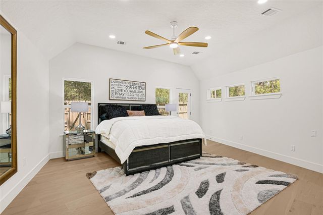 30 Willowherb Court, The Woodlands, TX 77380