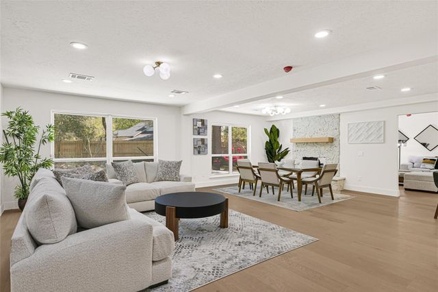 30 Willowherb Court, The Woodlands, TX 77380