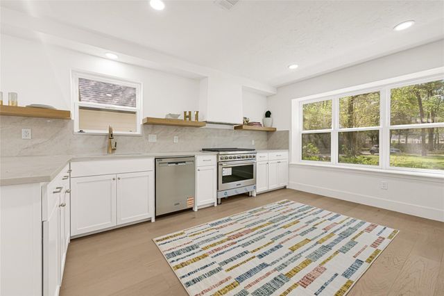 30 Willowherb Court, The Woodlands, TX 77380