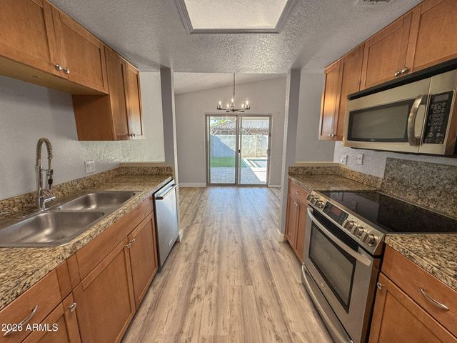 425 E MARCO POLO Road, Phoenix, AZ 85024