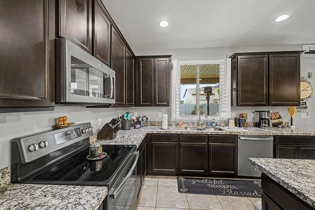 18235 W Ida Lane, Surprise, AZ 85387
