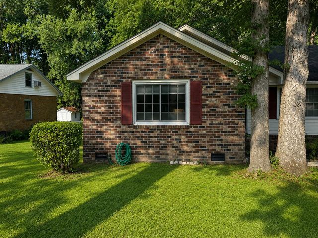 412 Red Fox Run, Summerville, SC 29485