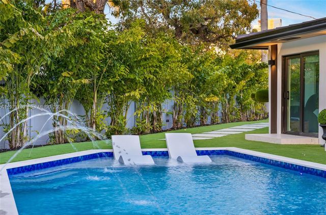 2100 SW 9th Ave, Miami, FL 33129